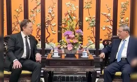 Carmaker Tesla's CEO Elon Musk holds a meeting with Chinese Premier Li Qiang (IANS)