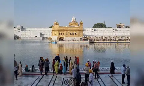 Devotees gather at Golden Temple to celebrate Guru Arjan Devji's Gurpurab (ANI)