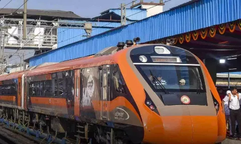 &nbsp;Vande Metro train
