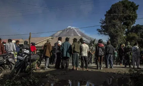 Volcanic eruptions in Indonesia(IANS)