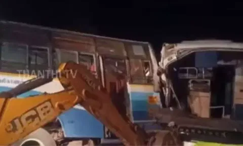 Govt bus collides with omni bus near Cuddalore, 24 injured
