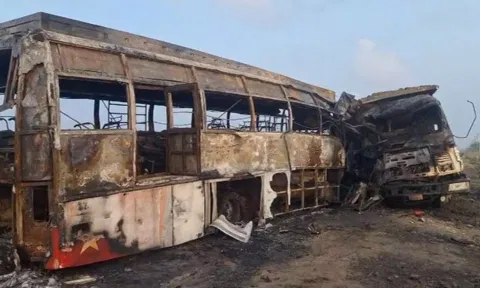 Six people were killed in bus-lorry collision in Palnadu district. (ANI)