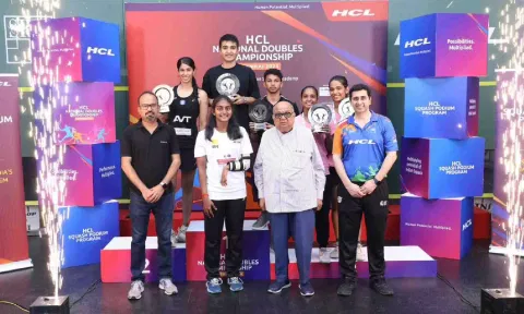 &nbsp;Winners of all the three categories pose with the trophies