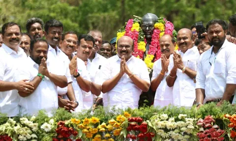 Political leaders pay floral tribute to Si Pa Aditanar's 43rd remembrance anniversary