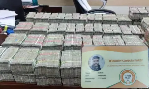 &nbsp;The seized cash (inset) ID proof of the BJP cadre