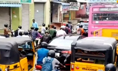 Chennai Metro Rail construction work: Heavy rain chokes traffic from Porur to Valasaravakkam road