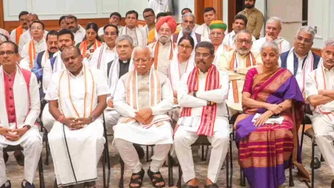 Members of the Parliament in the meeting&nbsp;