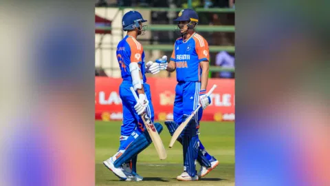 Yashasvi Jaiswal and Shubman Gill (IANS)