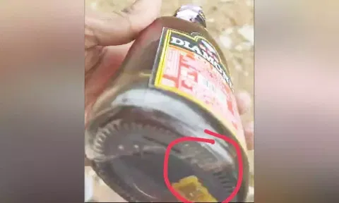 Tirupathur man finds plastic bits, dead worms in liquor bottle from TASMAC
