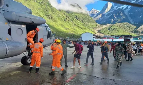 IAF's Chinook, MI17 helicopters join rescue operations in Uttarakhand