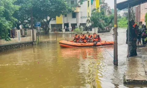&nbsp;Indian Army and NDRF personnel during a rescue operation in a flood-affected area (PTI)