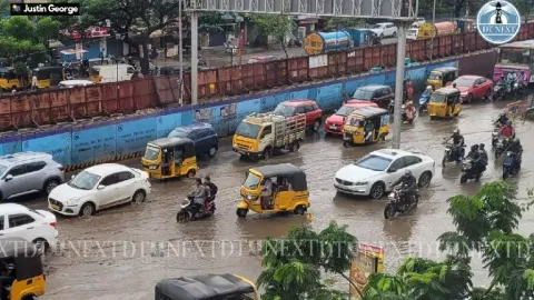Vehicles struggle through a pool of water after a early morning rain at Omr (Photo: Justin George)