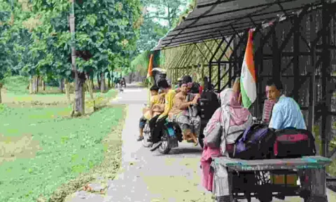 Bangladesh unrest halts cross-border trade; security measures stepped up in eastern states

