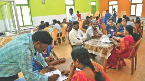 Students at engineering counselling&nbsp;