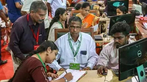 Students during the counselling process&nbsp;