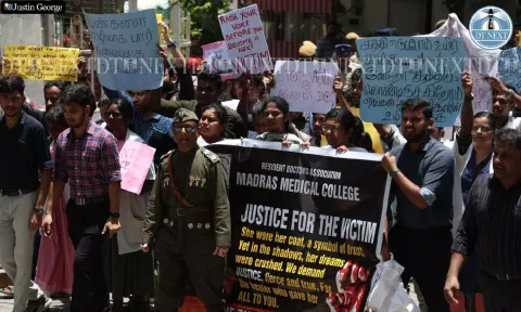 Medical college students and doctors in Chennai joined the protest against the brutal rape and murder of a post graduate trainee from RG Kar Medical College (Photo: Justin George)