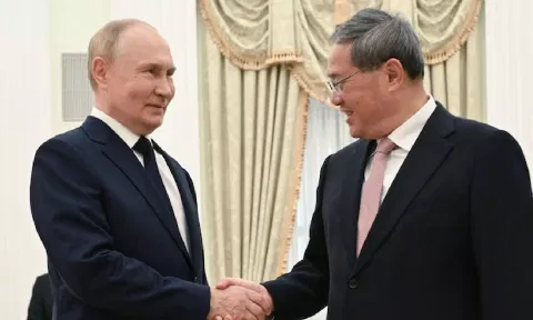 &nbsp;Russian President Vladimir Putin met with Chinese premier Li Qiang (X)