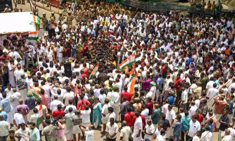 Congress takes out protest march to Secretariat&nbsp;