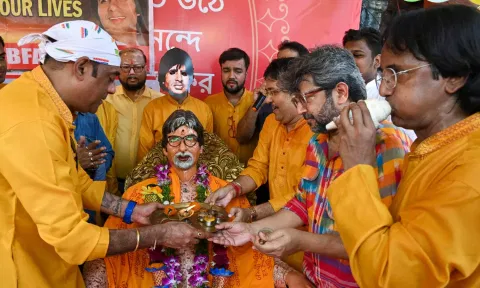 Amitabh Bachchan fans celebrated her birthday (PTI)