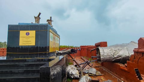 A statue of Chhatrapati Shivaji Maharaj, erected by the Navy and inaugurated by Prime Minister Narendra Modi last year, collapses at Rajkot Fort (PTI Photo)