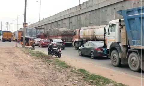 Viual from the accident spot (Thanthi TV)