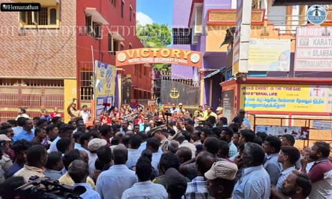 Visuals of parents protesting outside the school (Photo: Hemanathan M)