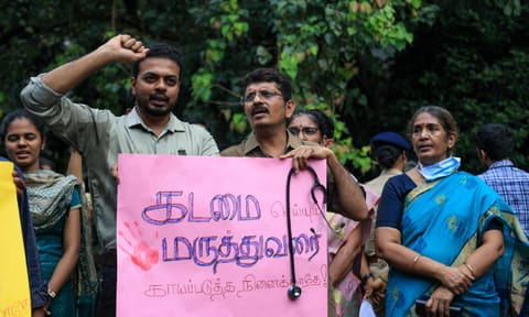 Doctors across Tamil Nadu staged a protest on Thursday condemning the brutal attack on a government oncologist at a hospital (Credit: Hemanathan M)&nbsp;
