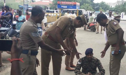 Army man stages dharna against police inaction