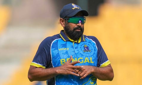 &nbsp;Bengal's Mohammed Shami during the Syed Mushtaq Ali Trophy preliminary quarter-final match between Bengal and Chandigarh in Bengaluru (PTI)