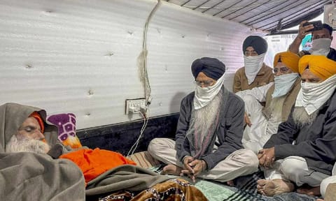 Shiromani Gurdwara Parbandhak Committee (SGPC) President Harjinder Singh Dhami meets farmer leader Jagjit Singh Dallewal, who is on an indefinite fast at Khanauri border at Khanauri border since November 26, in Sangrur district, Punjab, Wednesday, Dec. 18, 2024 (PTI)&nbsp;