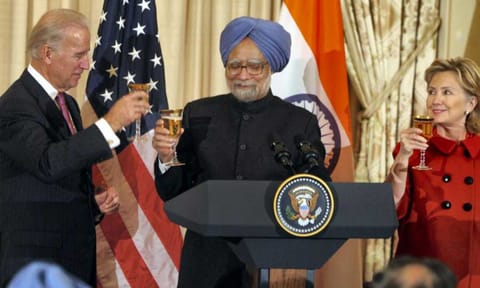 Manmohan Singh with&nbsp; Hillary Clinton and Joe Biden at a toast for 'Indo-American' friendship at a luncheon in Washington (PTI)