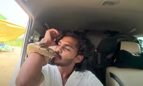 TTF Vasan playing with pet snake&nbsp;