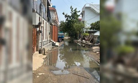 Sewage flows on 21st Street of Krishna Nagar in Maduravoyal&nbsp;