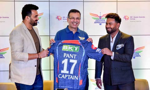 Lucknow Super Giants (LSG) owner Sanjiv Goenka with LSG captain for the IPL 2025 Rishabh Pant and mentor Zaheer Khan at an event, in Kolkata, Monday, Jan. 20, 2025 (PTI)&nbsp;