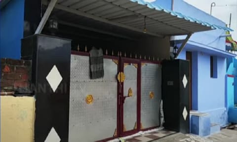 The house from where the gold was recovered (Thanthi TV)