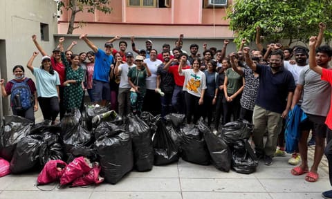 Erik Ahlström with the team of Chennai Ploggers
