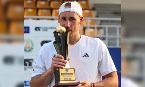 Frenchman Kyrian Jacquet pose with the trophy (Photo: Hemanathan M)