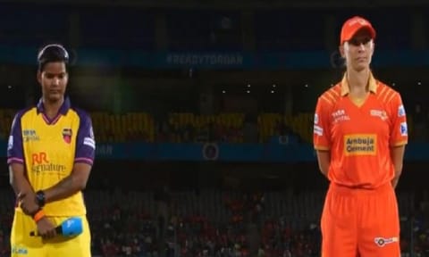 Deepti Sharma and Ashleigh Gardner during the time of the toss (Photo: @wplt20/X)&nbsp;