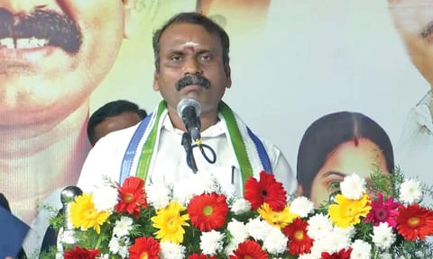 L Murugan addressing a pro-budget meeting in Nungambakkam&nbsp;