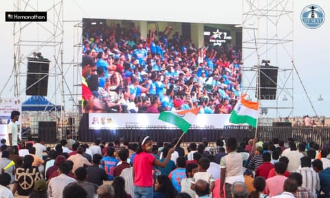 Chennaiites enjoy India vs Pakistan match screening at Marina Beach (Photo: Hemanathan M)&nbsp;