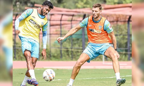 Farukh Choudhary (L) and Ryan Edwards (R) (Photo: Chennaiyin FC)&nbsp;