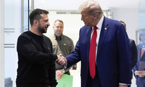 &nbsp;President Donald Trump, right, and Ukraine's President Volodymyr Zelenskyy (AP)