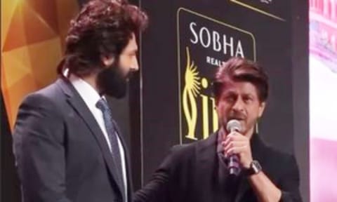 Shah Rukh Khan with Karthik Aaryan&nbsp;