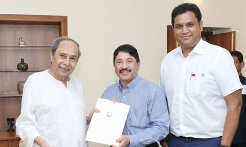 Central Chennai MP Dayanidhi Maran and TN Minister for Industries TRB Rajaa met with former Odisha CM Naveen Patnaik, and President of the Odisha Congress Mr Bhakta Charan Das inviting them to participate in the meeting on the proposed unfair delimitation exercise&nbsp;