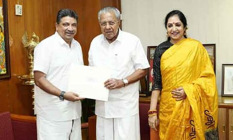 Tamil Nadu Minister Dr P Thiaga Rajan and South Chennai MP Dr Thamizhachi Thangapandian with Kerala Chief Minister Pinarayi Vijayan for JAC meeting (Photo/X@ptrmadurai)&nbsp;