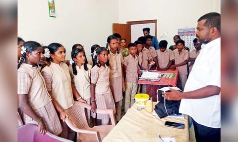 &nbsp;Students of Chidambaranar Middle School in Orathur at district court premises on Wednesday