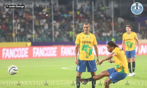 Ronaldinho and Rivaldo enthralled the huge turnout with their pyrotechnics (Photo: Justin George)&nbsp;&nbsp;