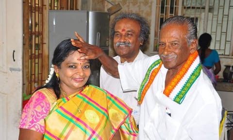 Kumari Ananthan with his daughter Tamilisai Soundararajan&nbsp;