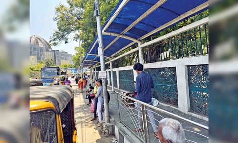 A structure on Anna Salai has no seating facility&nbsp;