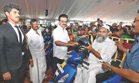 CM Stalin handing over welfare assistance to a beneficiary&nbsp;